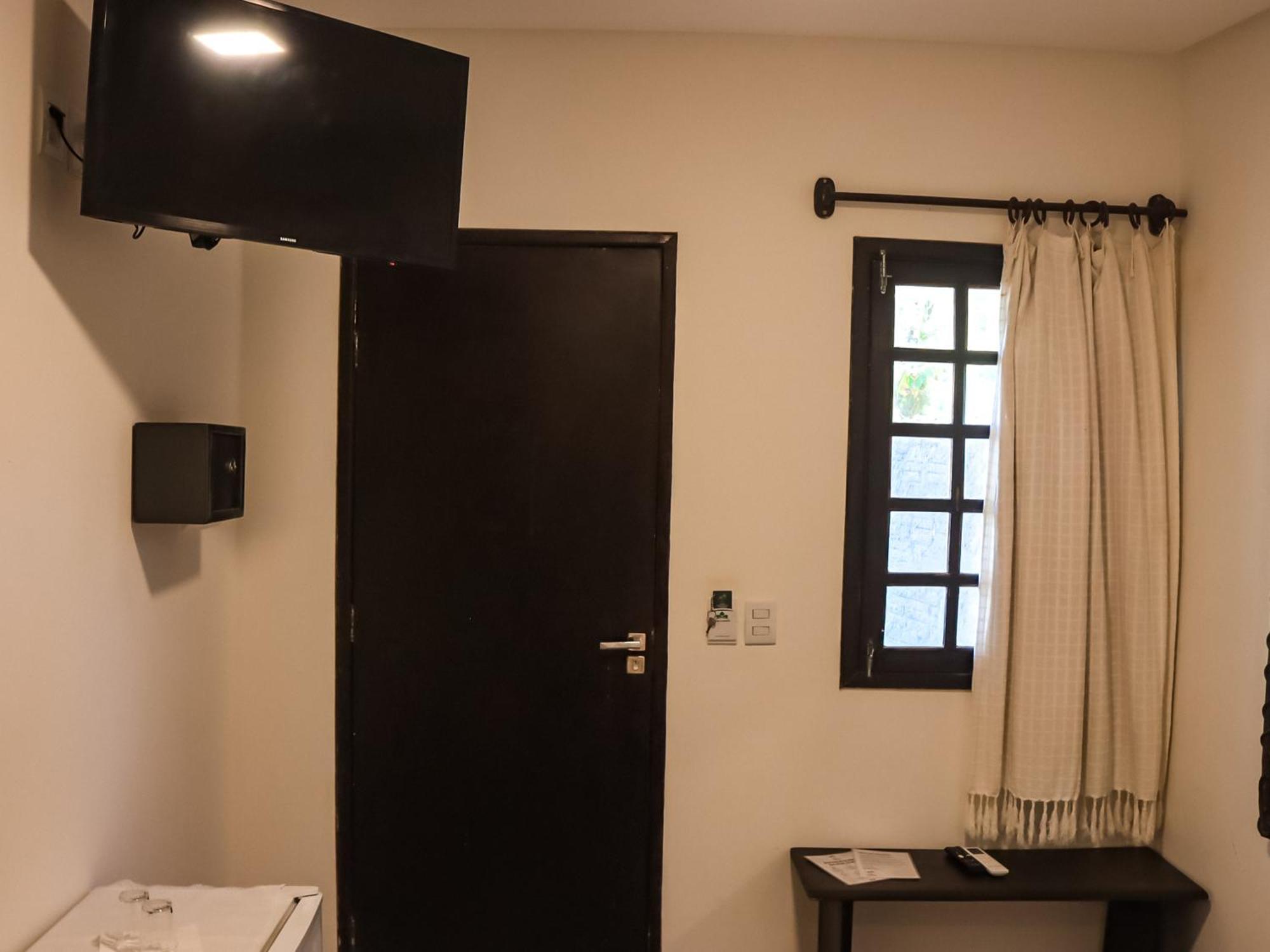 Dos Coqueiros Inn 2*